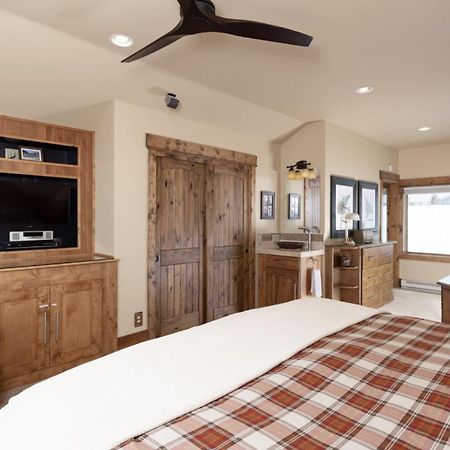 Cowboy Heaven Cabin 13 Bandit Big Sky Exterior photo