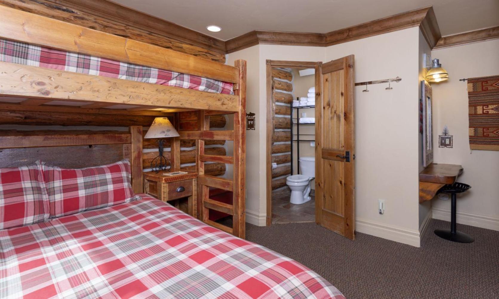 Cowboy Heaven Cabin 13 Bandit Big Sky Exterior photo